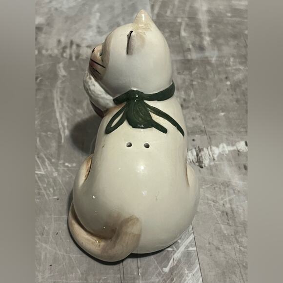 Sakura Christmas Cats Salt and Pepper Shakers Set Hand Painted Earthenware - Picture 7 of 10
